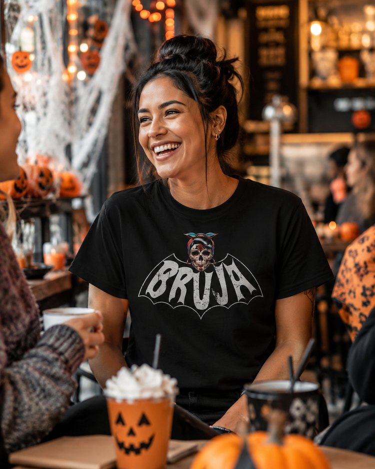 Bruja Vintage Bat T-Shirt