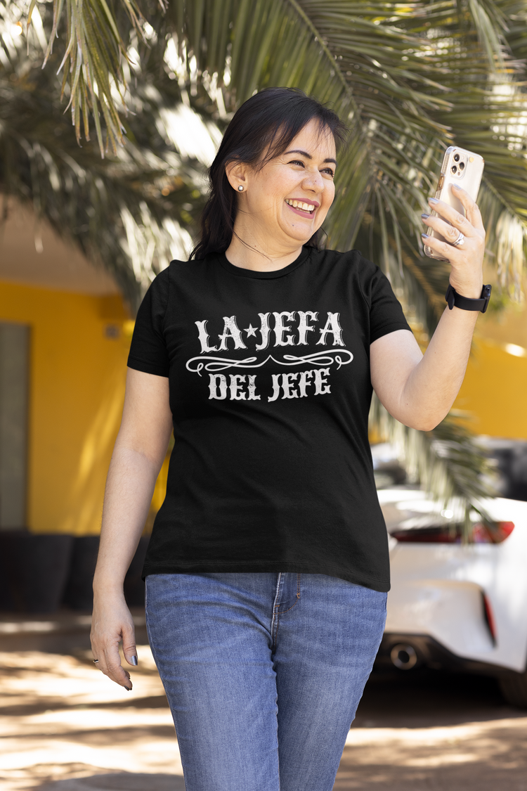Premium La Jefa Del Jefe Chingona T-shirt